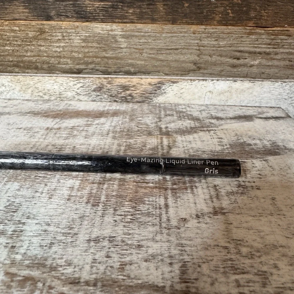 Youngblood‎ Mineral Cosmetics Eye-Mazing Liquid Liner Pen Gris | MSRP = $22